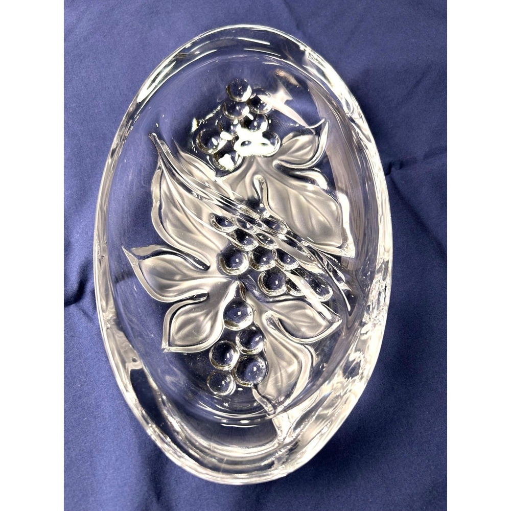 Mikasa‎ Harvest Crystal Oval Bowl Frosted Grapes Leaves Embossed Serving Dish